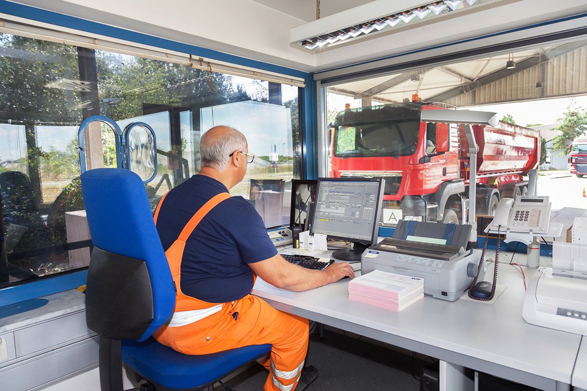 Hohe Sicherheitsvorschriften für den Transport, Kontrolle bei der Annahme